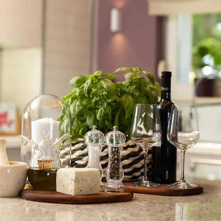 Апартаменты Rebecca *